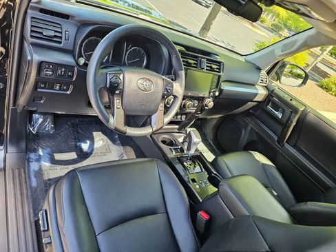 Used 2022 Toyota 4Runner TRD Off-Road Premium AWD/4WD image 8