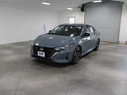 Used 2024 Nissan Sentra SR image 4