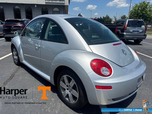 Used 2006 Volkswagen Beetle TDI Coupe w/ Package 1 FWD image 3