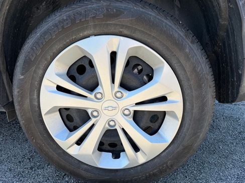 Used 2025 Chevrolet Trax LS FWD image 21