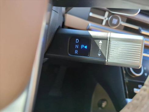 Used 2025 Hyundai Santa Fe Limited image 15