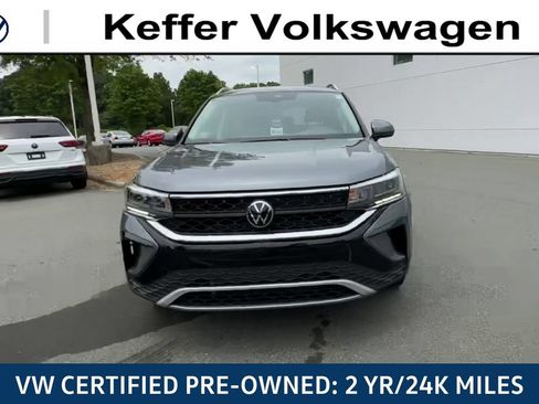 Certified 2023 Volkswagen Taos SE FWD image 5
