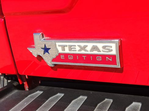 Used 2019 Ford F150 XLT w/ Equipment Group 302A Luxury AWD/4WD image 10