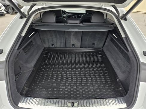 Used 2023 Audi Q8 Prestige image 10