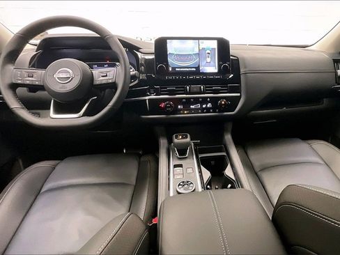 Certified 2025 Nissan Pathfinder SL image 14