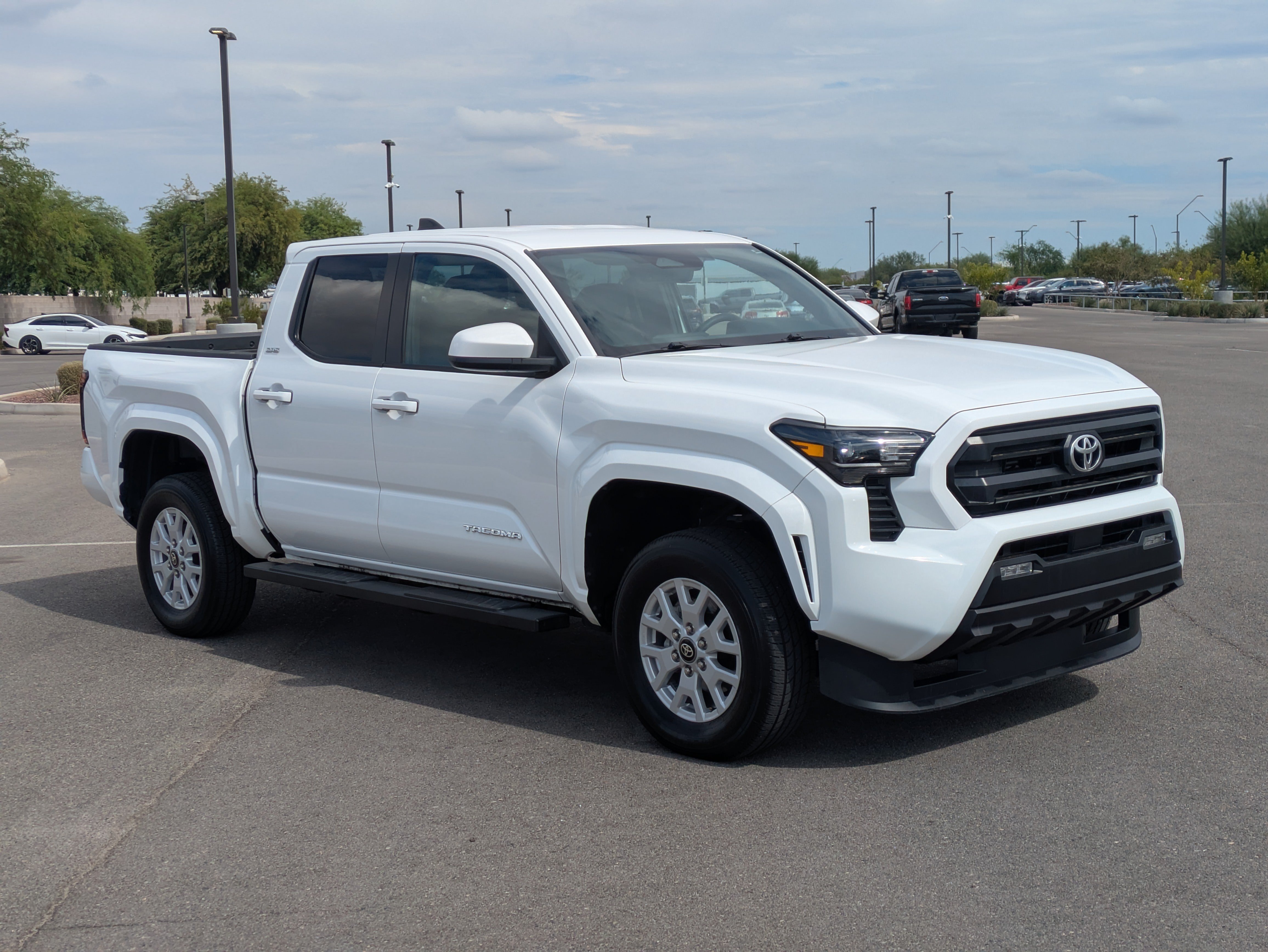 Used 2025 Toyota Tacoma SR5 AWD/4WD image 7