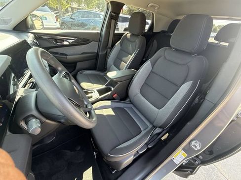 Used 2025 Chevrolet TrailBlazer LT FWD image 20