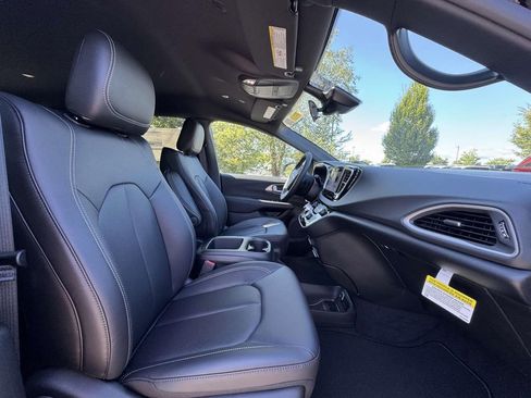 New 2026 Chrysler Voyager LX FWD image 16