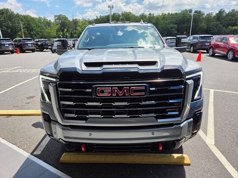 Used 2025 GMC Sierra 2500 AT4 w/ AT4 Premium Plus Package AWD/4WD image 2