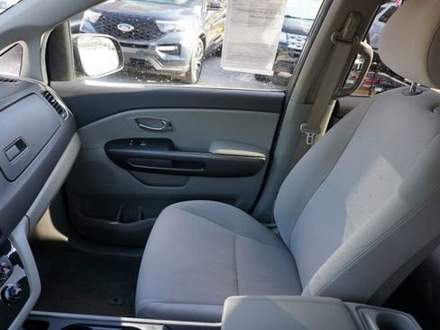Used 2017 Kia Sedona LX image 27