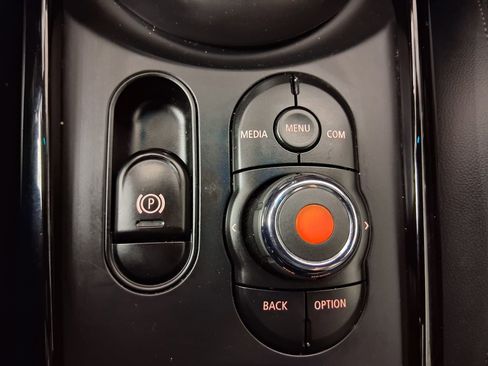 Used 2019 MINI Cooper Clubman S w/ Premium Package FWD image 30