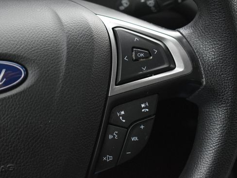 Used 2020 Ford Fusion SE image 21