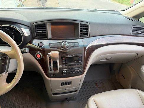 Used 2015 Nissan Quest Platinum image 10
