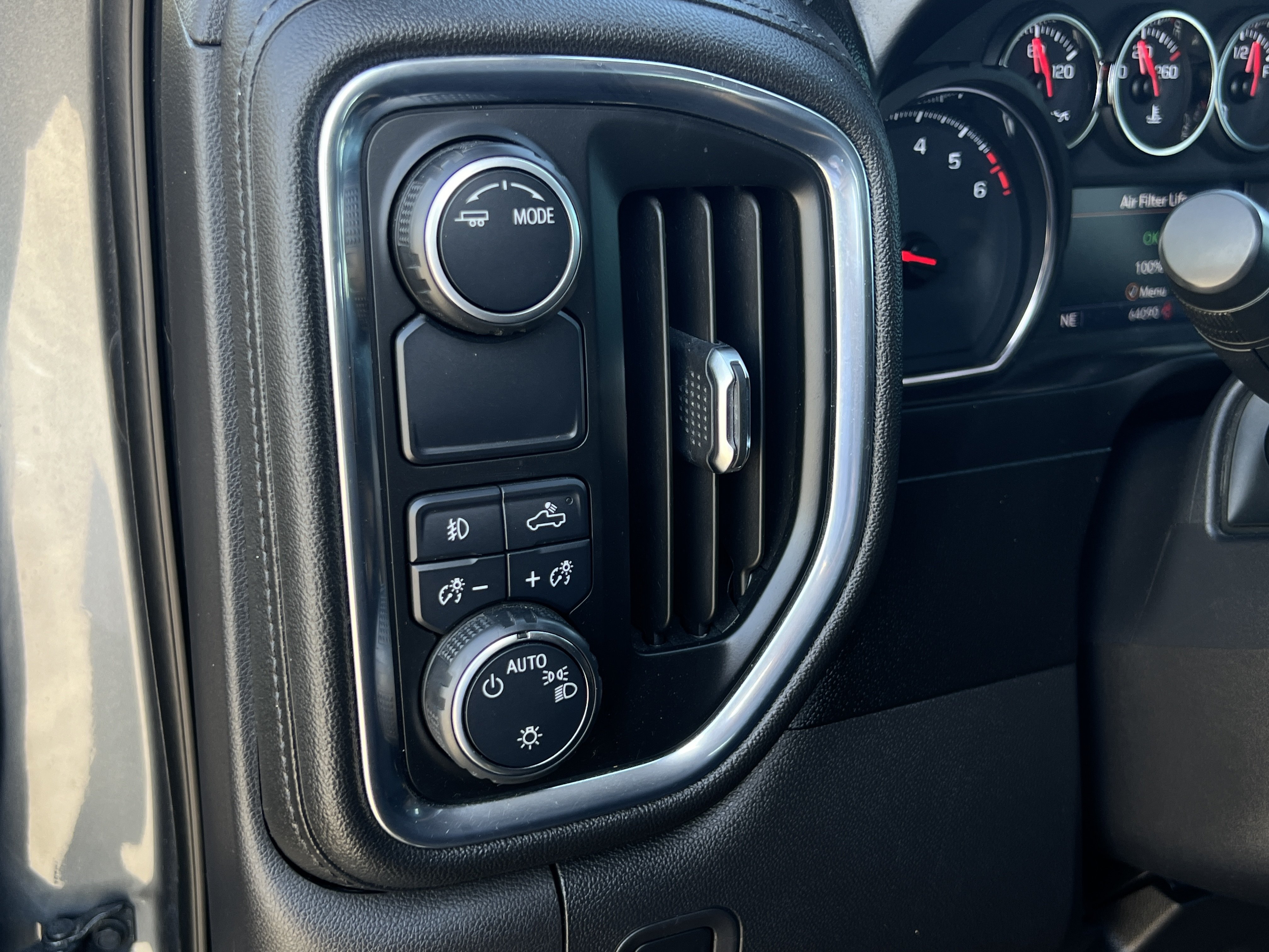Used 2021 Chevrolet Silverado 1500 RST w/ Bed Protection Package RWD image 17