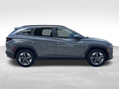 Used 2025 Hyundai Tucson SEL FWD image 9