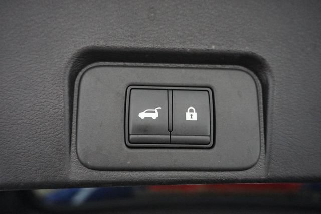 Used 2025 Nissan Rogue SV FWD image 11