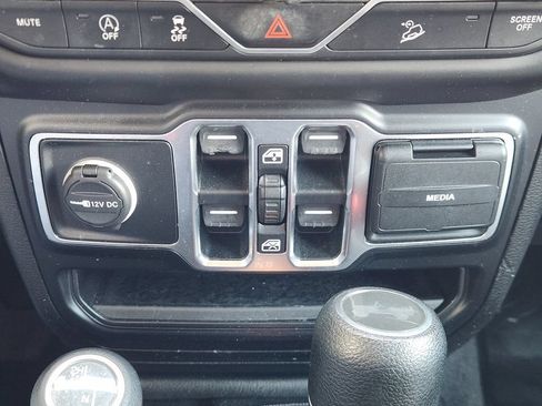 Used 2020 Jeep Wrangler Unlimited Sport AWD/4WD image 19