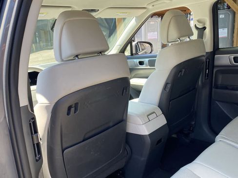 Used 2024 Hyundai Santa Fe SEL FWD image 16