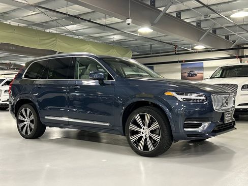 Certified 2024 Volvo XC90 T8 Plus AWD/4WD image 1