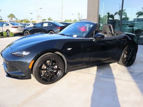 Used 2023 MAZDA MX-5 Miata Club RWD image 34