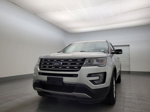 Used 2017 Ford Explorer XLT w/ Equipment Group 202A image 15