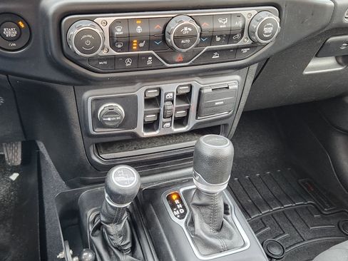 Used 2020 Jeep Gladiator Sport w/ Quick Order Package 24S image 26