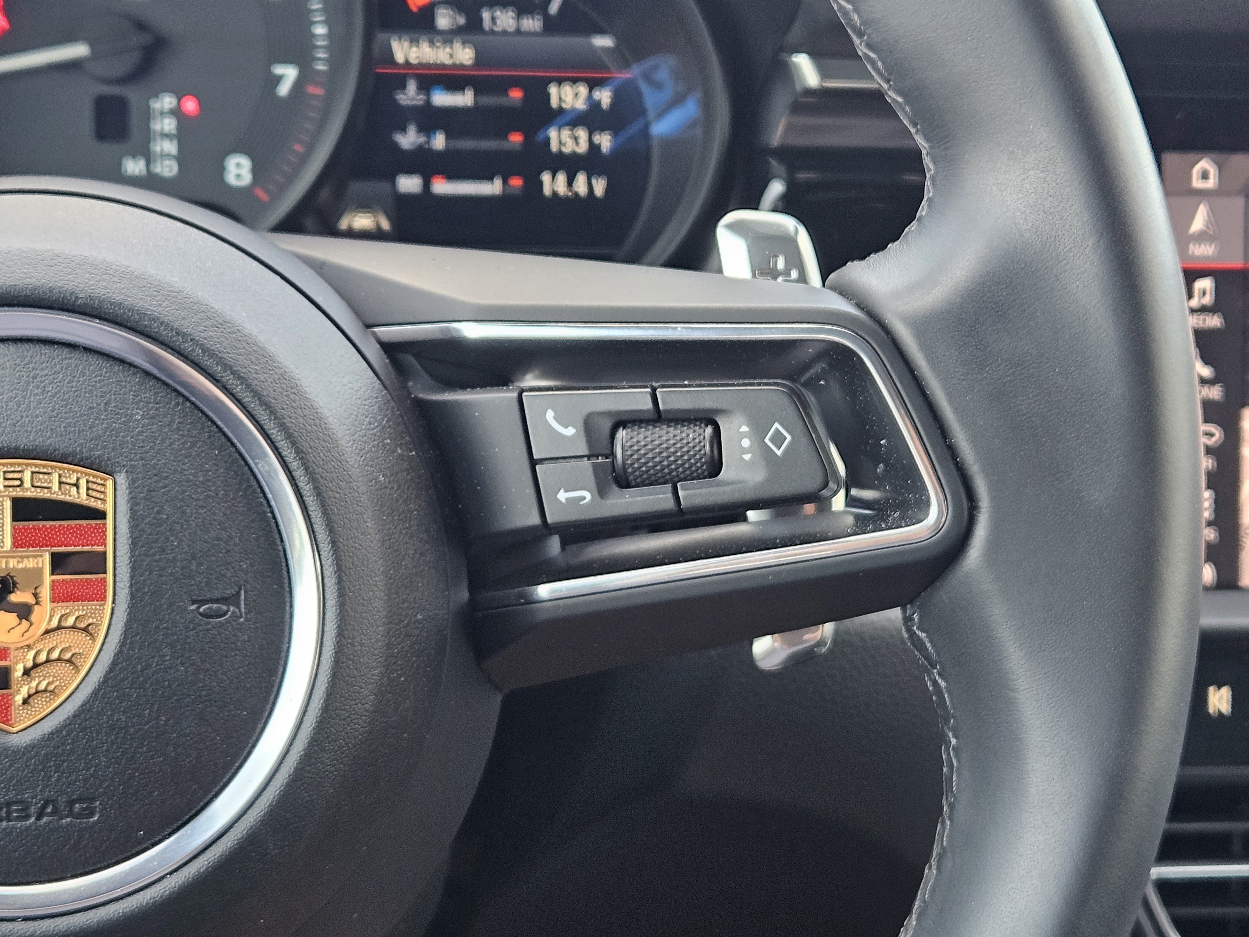 Certified 2026 Porsche Macan AWD/4WD image 27