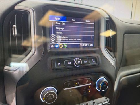 Used 2025 Chevrolet Silverado 2500 Custom w/ Z71 Off-Road Package image 11