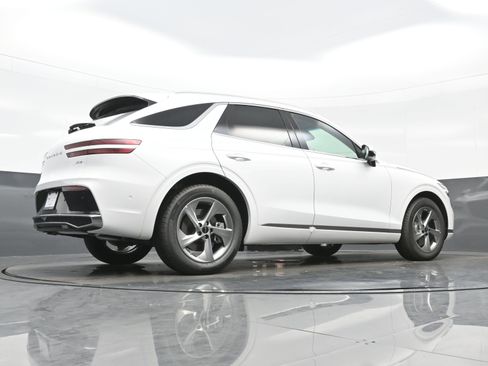New 2026 Genesis GV70 2.5T Advanced image 17