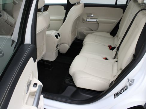 Used 2022 Mercedes-Benz GLB 250 image 29