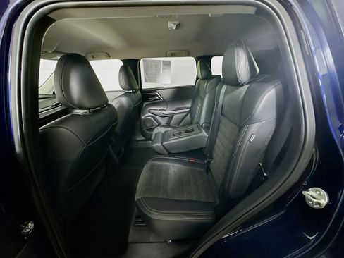 Used 2024 Mitsubishi Outlander SE image 26