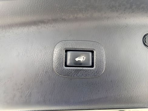 Used 2019 Nissan Armada Platinum w/ Captain's Chairs Package image 33