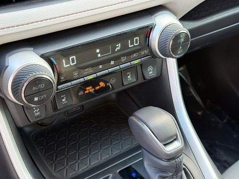 Used 2024 Toyota RAV4 XLE Premium image 35