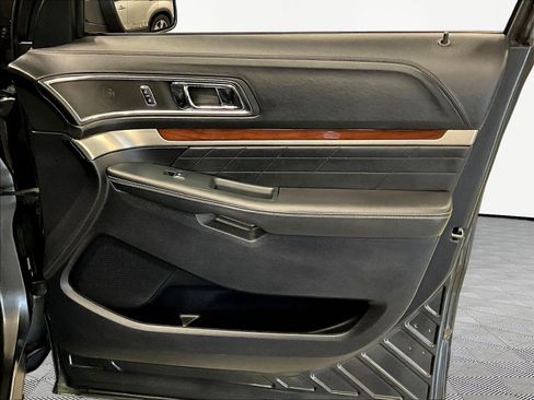 Used 2019 Ford Explorer Platinum AWD/4WD image 29