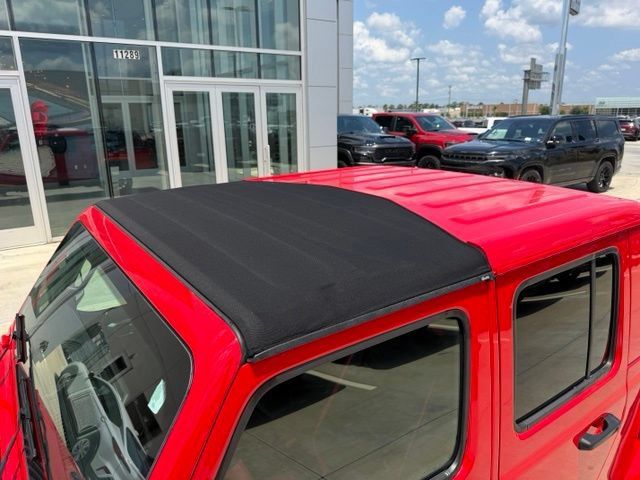 Used 2025 Jeep Gladiator Sport AWD/4WD image 14