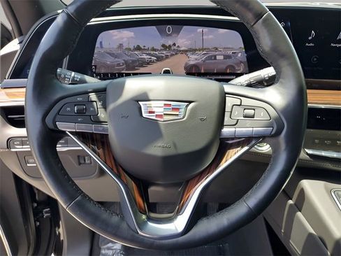 Used 2023 Cadillac Escalade Premium Luxury image 25