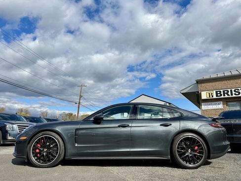 Used 2017 Porsche Panamera Turbo image 8