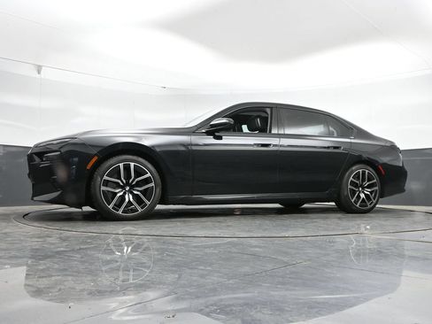 Used 2024 BMW 760i xDrive w/ Executive Package AWD/4WD image 43
