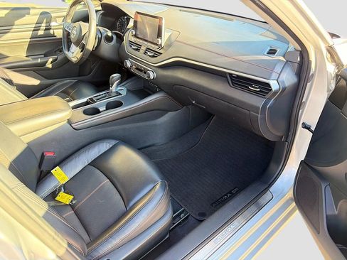 Used 2022 Nissan Altima 2.5 SR FWD image 13