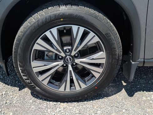 Used 2023 Nissan Rogue SV AWD/4WD image 12