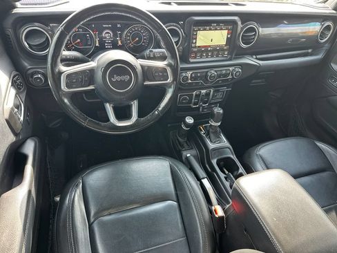 Used 2022 Jeep Wrangler Unlimited Sahara AWD/4WD image 22