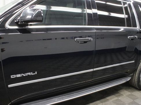 Used 2019 GMC Yukon XL Denali AWD/4WD image 45