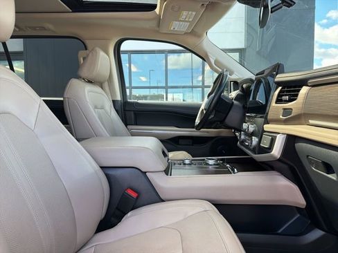 Used 2024 Ford Expedition Max Limited image 12