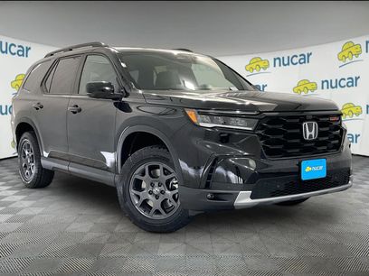 Used 2025 Honda Pilot TrailSport
