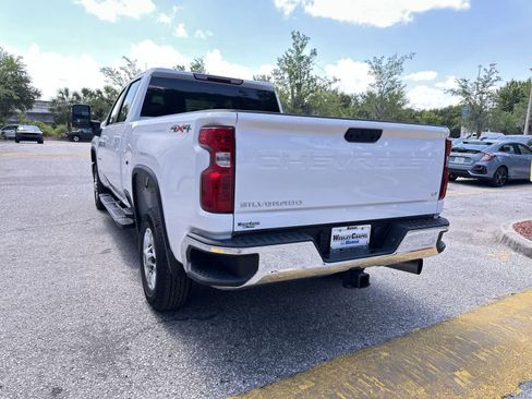 Used 2025 Chevrolet Silverado 2500 LT w/ Convenience Package AWD/4WD image 4