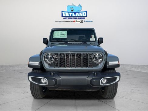 New 2026 Jeep Gladiator Sport AWD/4WD image 10