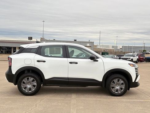 Used 2026 Nissan Kicks S FWD image 6