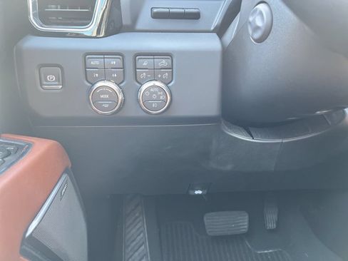 Used 2024 GMC Sierra 1500 Denali Ultimate AWD/4WD image 18