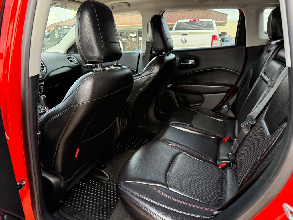 Used 2017 Jeep Compass Trailhawk w/ Leather Interior Group AWD/4WD image 15