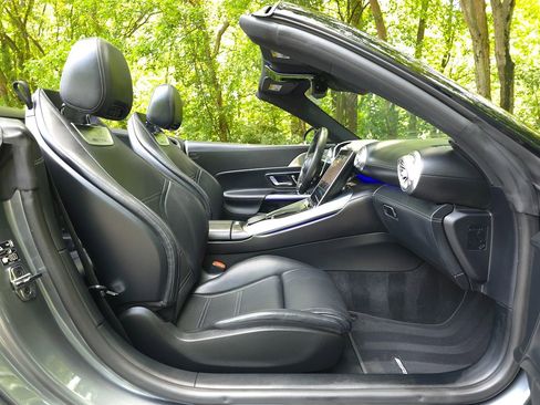 Used 2023 Mercedes-Benz SL 43 AMG w/ Driver Assistance Package image 20